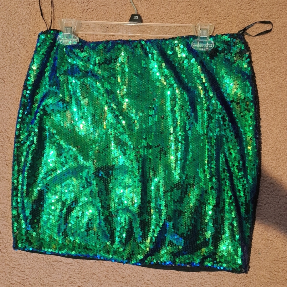 Reversible sequin mini skirt